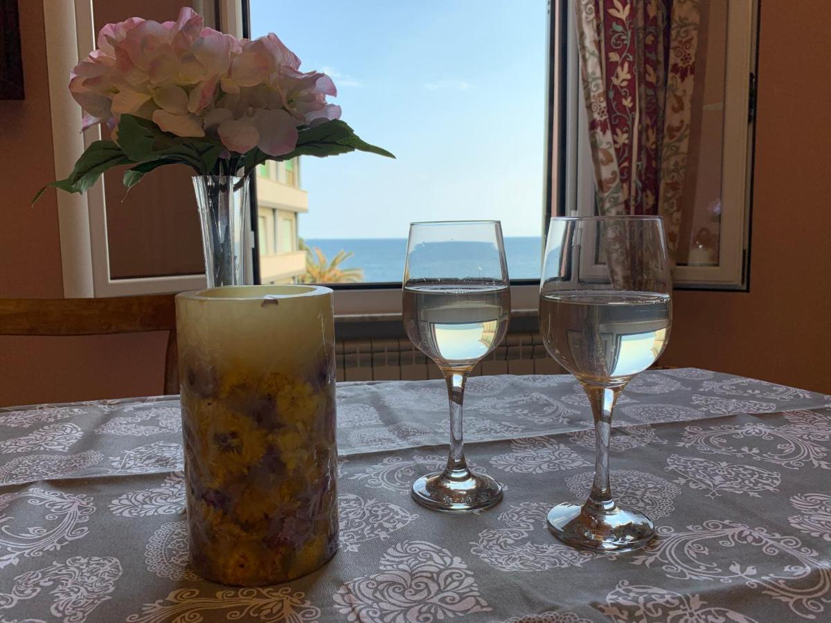 Апартаменти Le Finestre Sul Mare Альбіссола-Марина Екстер'єр фото