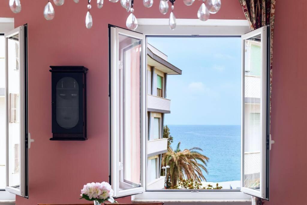 Апартаменти Le Finestre Sul Mare Альбіссола-Марина Екстер'єр фото
